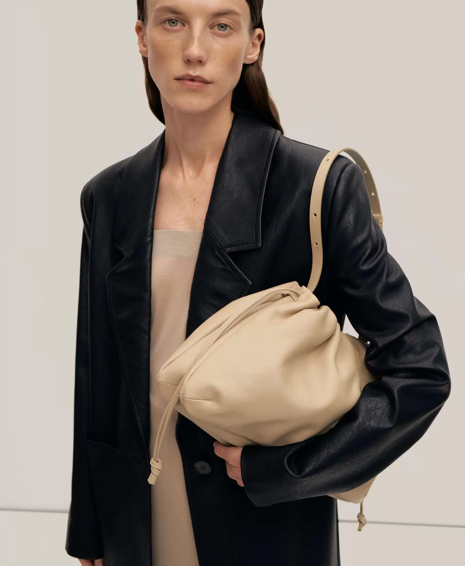 POUCH BAG / MAXI. Цвет: clay. Вид 6