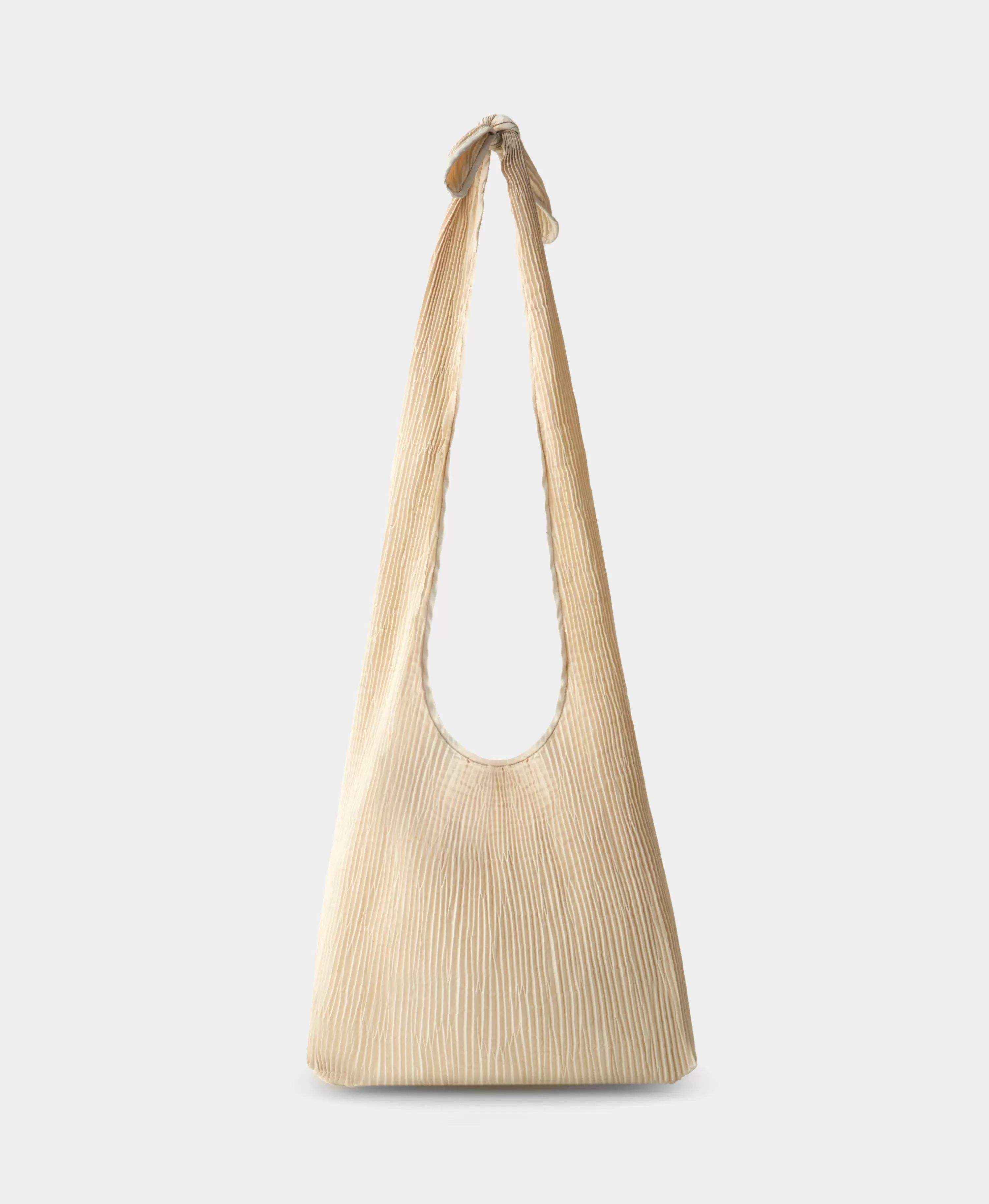 СУМКА ХОБО ИЗ ГОФРИРОВАННОГО ТЕКСТИЛЯ. Цвет: beige. Вид 1