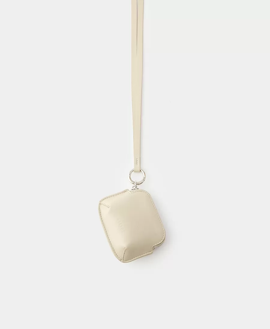 Кейс для AirPods. Вид 1